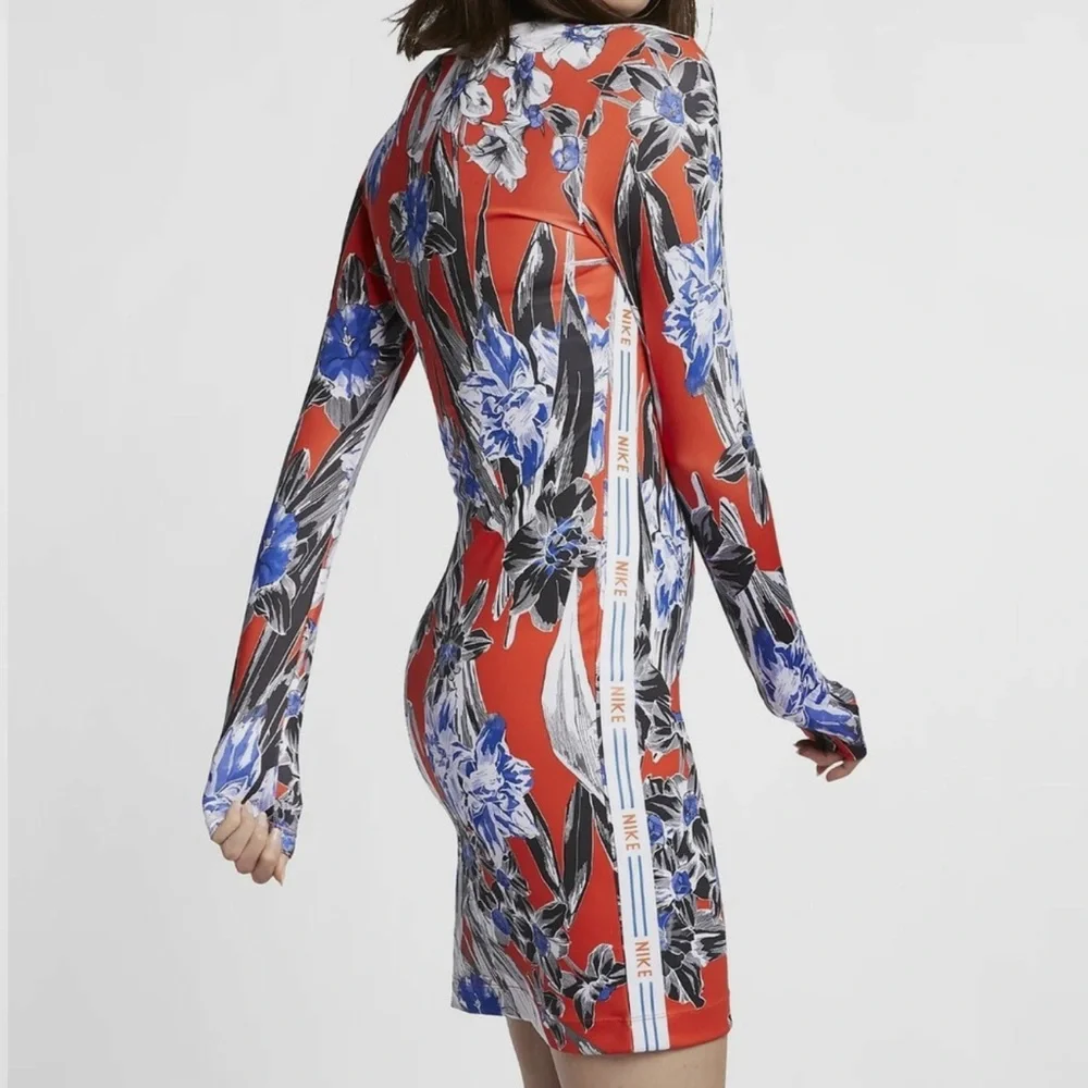 Nike Sportswear Dress Women’s Long-sleeve Red Blue Floral Stretchy Medium